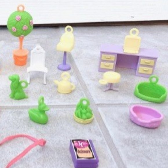 Vintage LIKE NEW Doll Accessories Furnitures - Picture 3 of 9